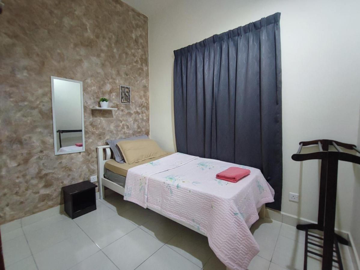 Homestay Semenyih 3 Bedroom Apartment By Kasyaf Εξωτερικό φωτογραφία