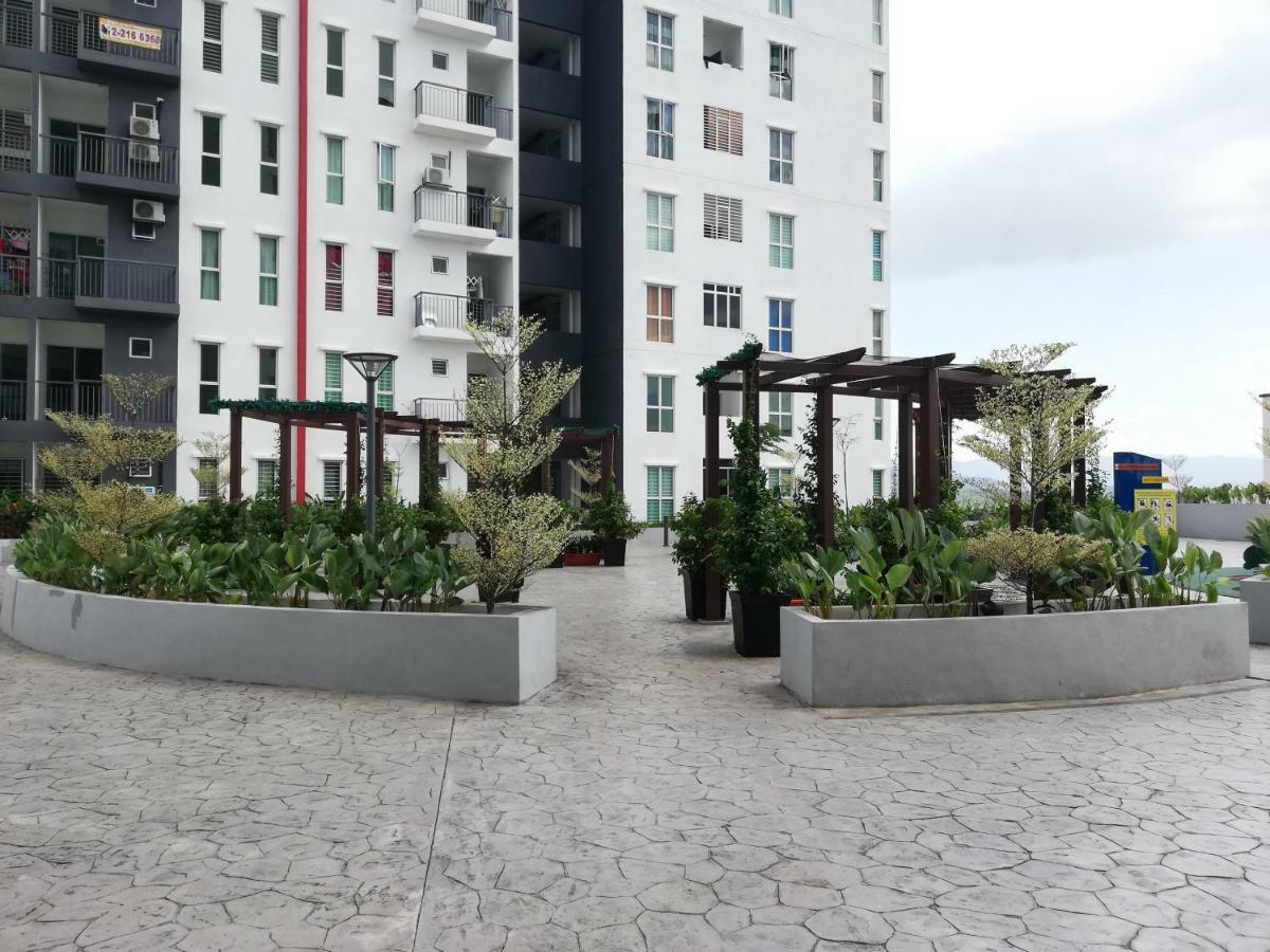 Homestay Semenyih 3 Bedroom Apartment By Kasyaf Εξωτερικό φωτογραφία